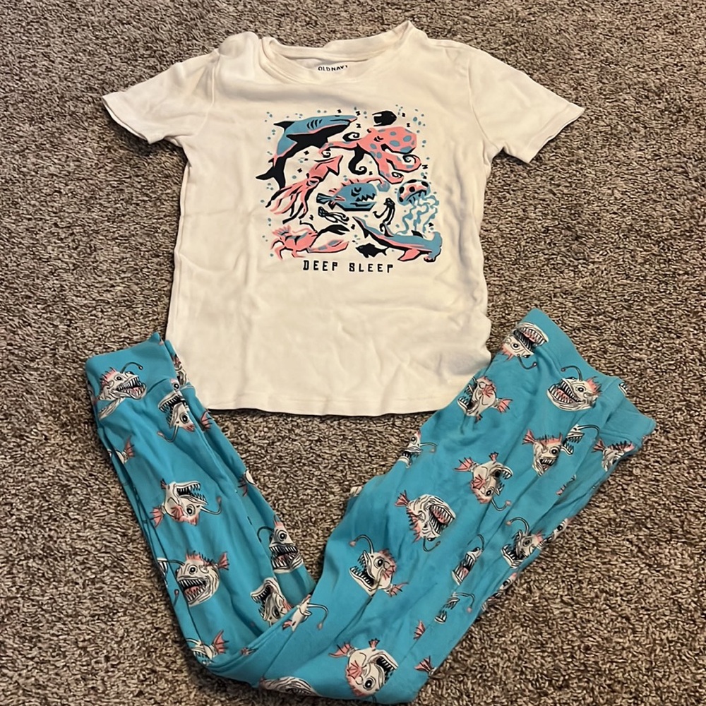 Fall/spring pjs - Picture 2 of 5